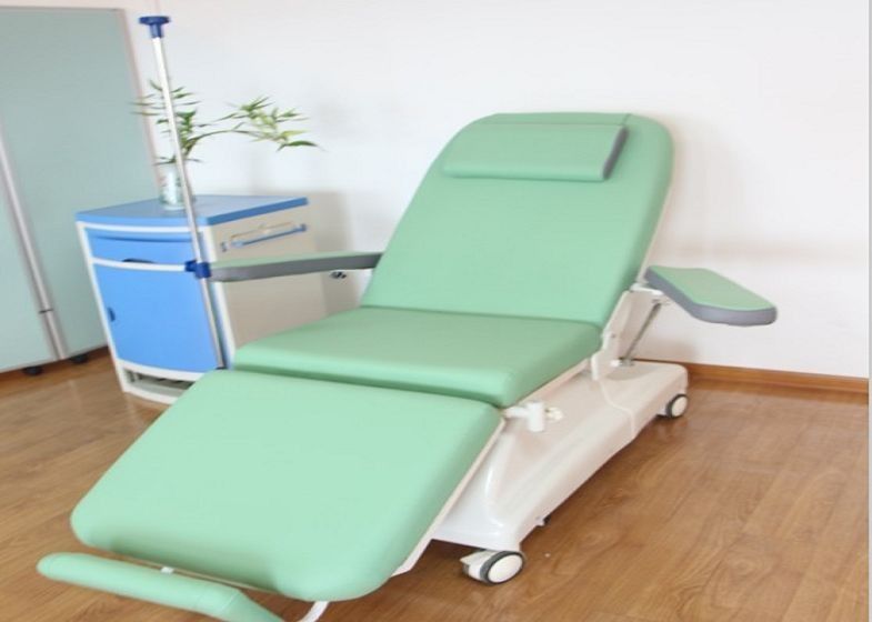 Hospital Furniture Electric Blood Donor Chair For Hemodialysis Use With 2 Functions