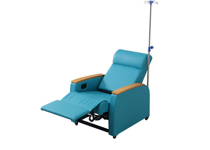 Adjustable Manual Dialysis Recliner Chairs With IV Pole On Casters